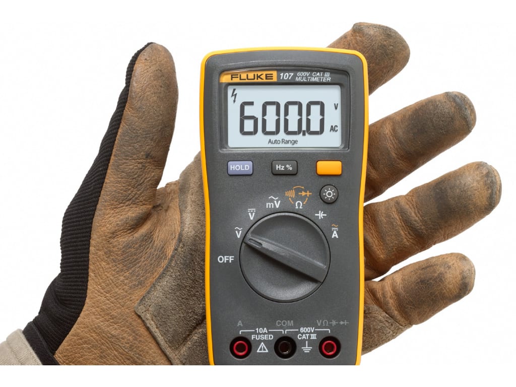 Fluke 107 Palm-sized, CAT III Digital Multimeter - Image 2